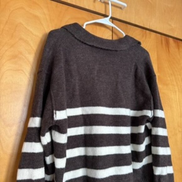 Puffy Touch Skipper Striped Sweater (sz L) - Picture 9 of 10
